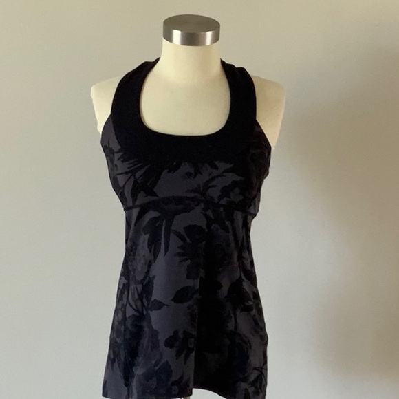 Lululemon scuba tank - Picture 1 of 3